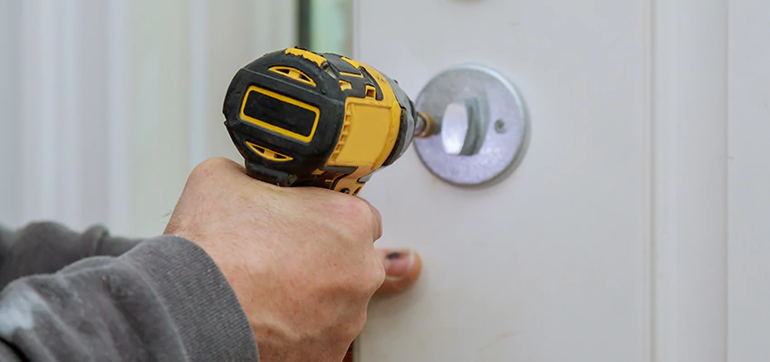 Street Locksmith For Smart Lock Repair in Palm Desert, CA