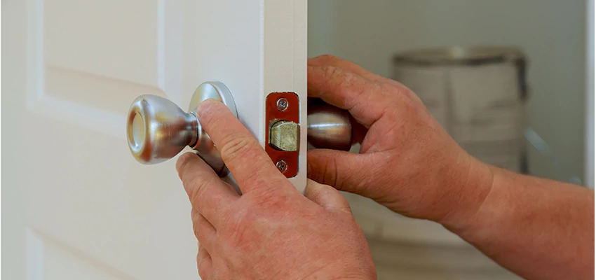 AAA Locksmiths For lock Replacement in Palm Desert, California
